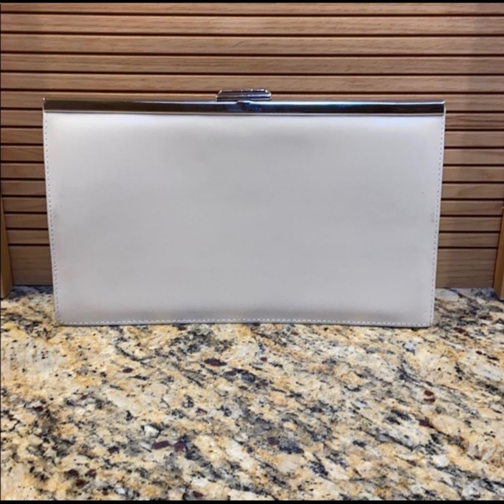 Gruppo Italiano a cream & teal clutch Guc 10” x 6” - Picture 14 of 14